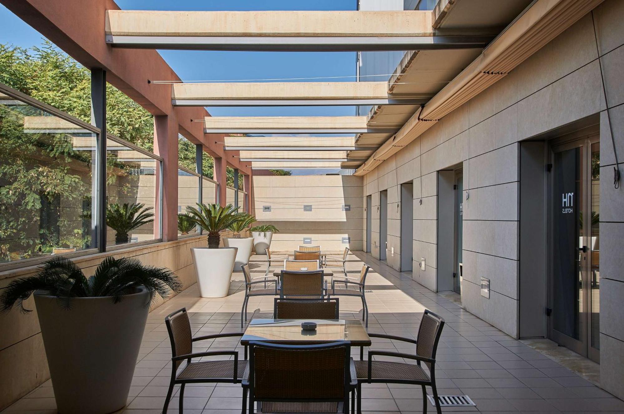 Nh Alicante Bagian luar foto