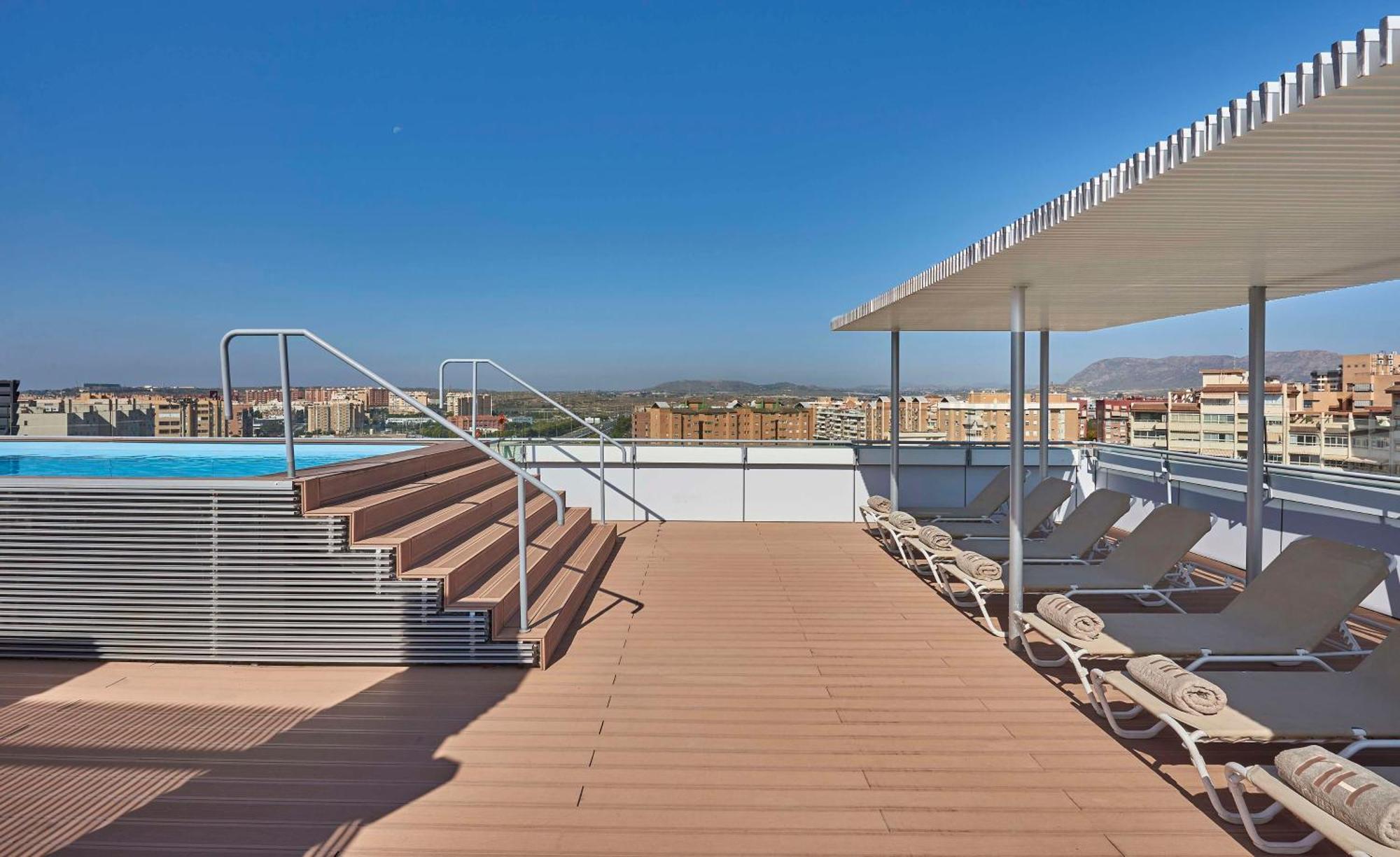 Nh Alicante Bagian luar foto