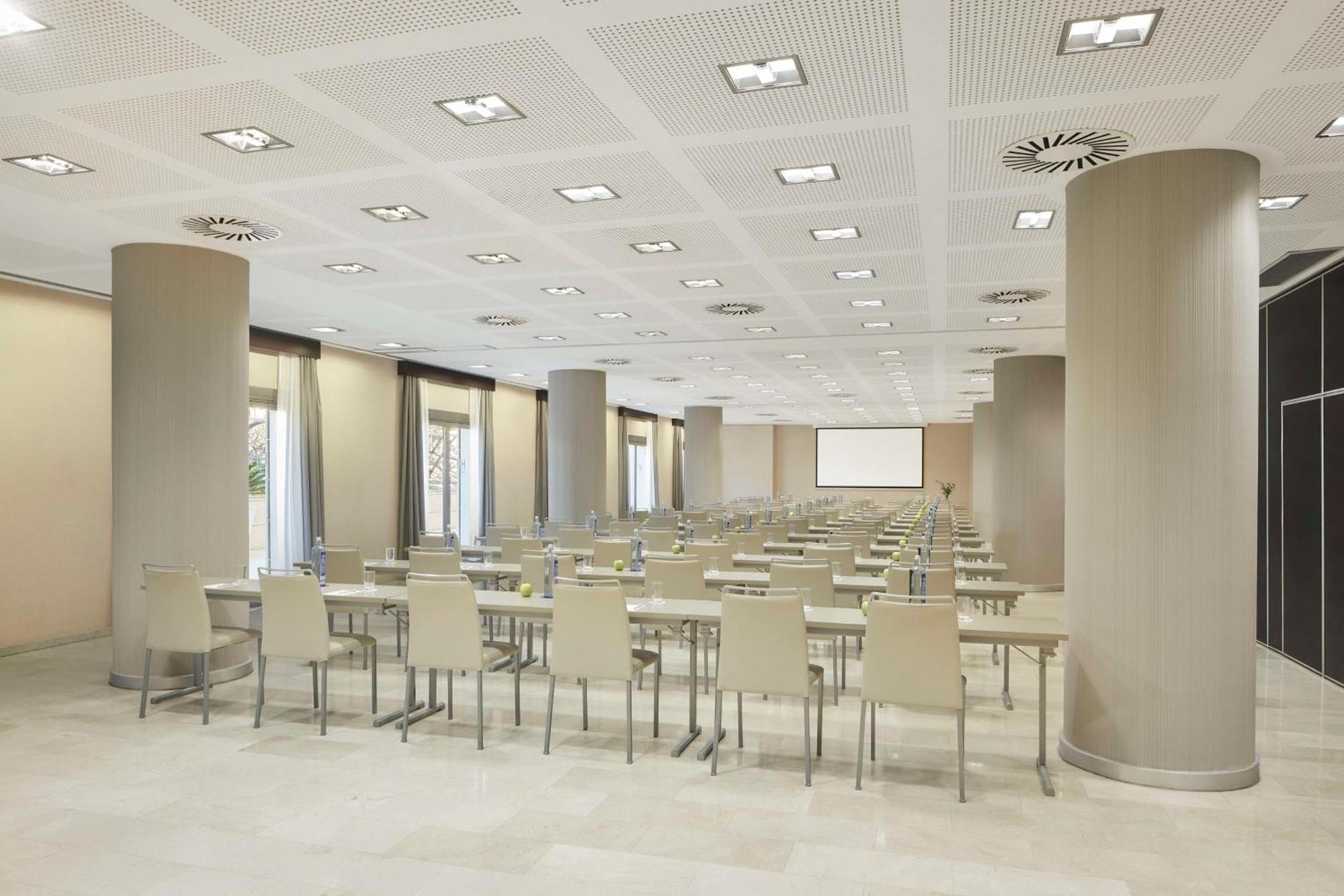 Nh Alicante Bagian luar foto
